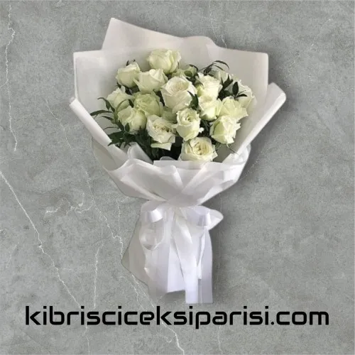 15 Beyaz Gül Buketi