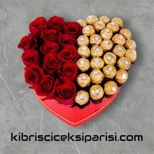 Kalp Kutuda 15 Kırmızı Gül Ve 30 Çikolata