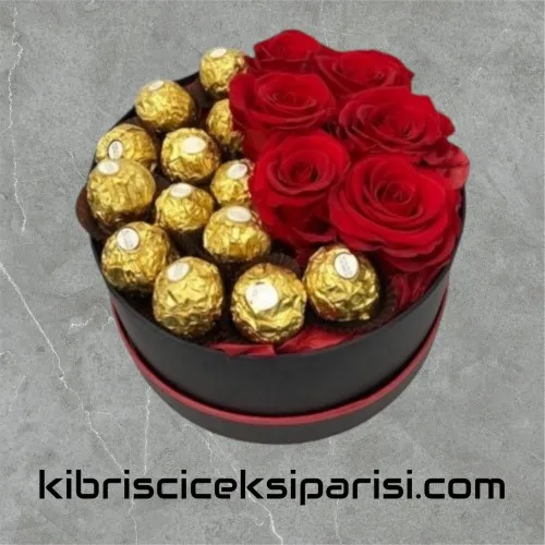 Kutuda 6 Gül ve 13 Çikolata