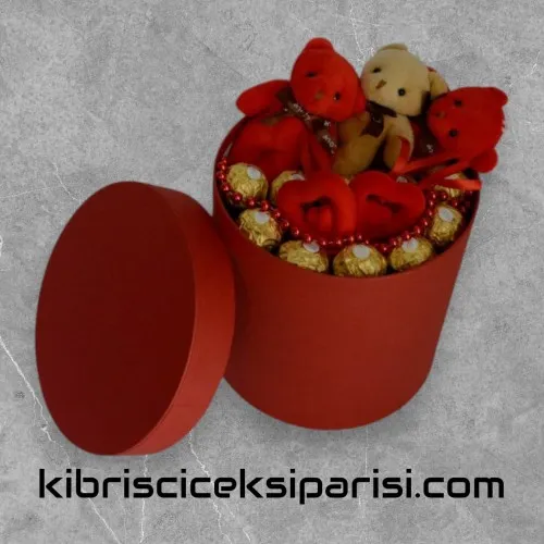 Orta Boy Silindir Kutuda 3 Ayıcık ve 10 Çikolata